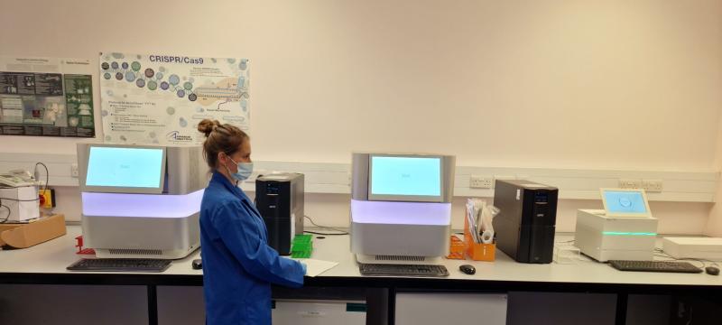 A picture of the two Illumina Nextseq2000 and iSeq platforms